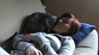 My cat loves me