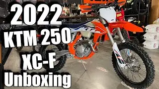 Unboxing 2022 KTM 250 XC-F / MAX&rsquo;S MOTO SHOP