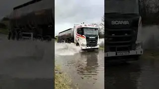 Clearing up the FLOODED Roads of Northern Ireland 😮🌧️ Rain takes over #northernireland #flood