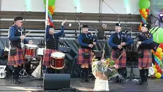 Beatrix Pipe Band op het pleinfeest in Hoek van Holland