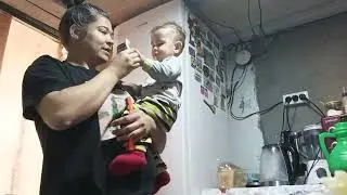 Аарон Адриан с мамой пробует чистить зубы #аарон #адриан #cutebaby 