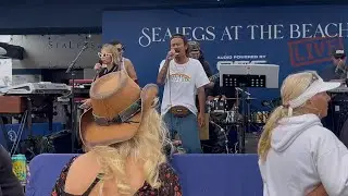 Kanakamon & Mara Sulu - Can&rsquo;t Waste No Time - by Kapu System (Live at SeaLegs)