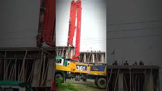 बूम पंप से कैसे होता हैconcrete #roofcasting #concreteconstruction #construction #trimix #boompump