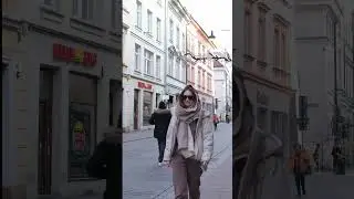 Girl in Poland Krak&oacute;w wave hand reaction #shorts