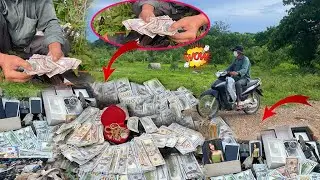 Wow Lucky Man Found A lot Money $ and good thing at Trash Place - Dumpster Diving