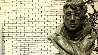 Out of Their Heads Exhibition at the Scottish National Portrait Gallery, on Live At Five