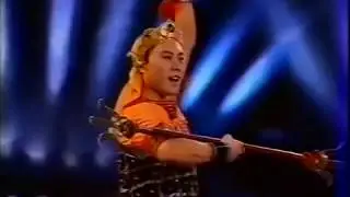 CHINESE JUGGLERS WITH STAFFS