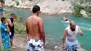 نسخة عن أولاد بوفروج .السباحة في حمام قرقور