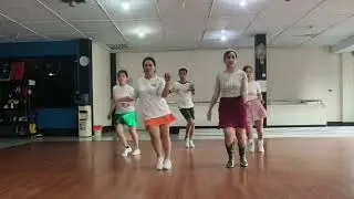 Future Looks Good - Line Dance - Darren Bailey ( UK ) - December 2025