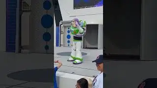 #buzzlightyear Meeting His Fans at #disney #magickingdom #shorts