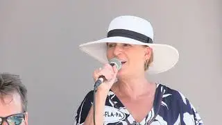 Never Ending Love, Laura Mateja on vocals