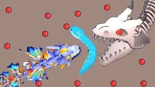 Fast Growth and Big Battles in Snake Clash