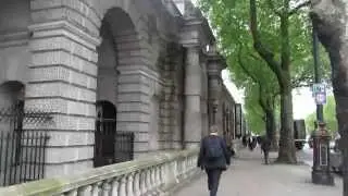 Walk Along the River Thames from Waterloo Bridge to Temple Tube Station in London