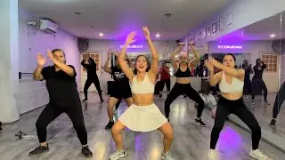 Ejercita GLÚTEOS y PIERNAS 🔥 al ritmo de Mentirosa - Ráfaga 🎵clase completa en sharonlariosfit.com💻