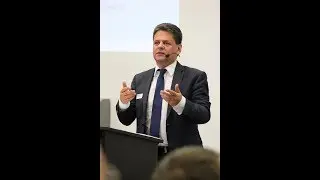Adrian Vatter: &laquo;Der Schweizer Stimmb&uuml;rger: informierter Musterb&uuml;rger oder politischer Ignorant?&raquo;