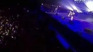 06 We Shout