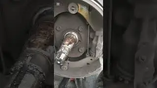 Советы и рекомендации по обслуживанию передних барабанных тормозов на Isuzu NPR Turbo 2000 года в...
