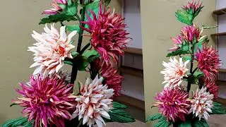Crisântemo  de eva cortado de duas formas diferentes.
