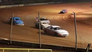 Tires went flying in the stinger feature at southern raceway.