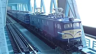 KATO EF58 81(広)牽引の荷物列車