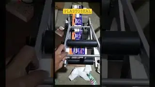 Bottle sticker labelling machine