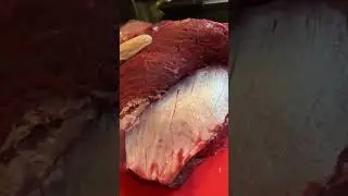 Cleaning  young beef knuckle for our delicious yaprak d&ouml;ner