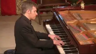 Richard Uttley plays Schumann : Waldszenen