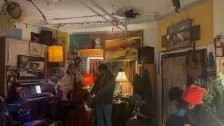 huckleberries & lullabies live @ the laundromat