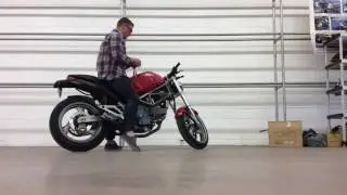 Starting up 98 Ducati Monster 750