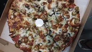 Conan's Pizza Austin- Deep dish veggie pizza review.