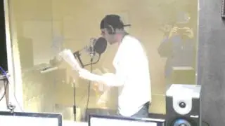 Lo in the studio recording verse for Myzter e
