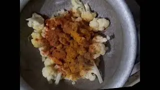 অন্য রকম জিনিস। ফুলকপির পাকডা।অনেক মজা খেতে।