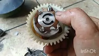 por qué no sube el aceite ala cabeza de mi moto y no lubrica el pistón y sigueñal