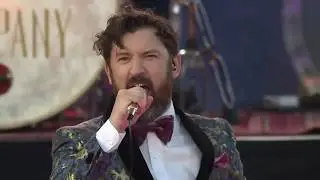 Isaac And The Soul Machine feat. Peg Parnevik, live at Sommarkrysset, TV4
