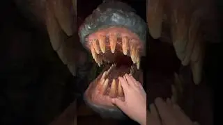 Dinosaur T-Rex almost bit my hand😨 Динозавр ТиРекс чуть не укусил мне руки #shorts