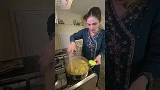 Today I made cheesy naan and chicken makhni karahi #pakistan #uk #minivlog #trendingshorts
