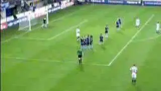 Free kick Afonso Alves.