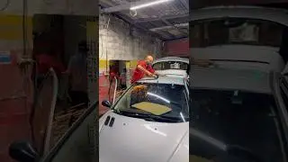 Um pouco do procedimento de instala&ccedil;&atilde;o do teto solar do nosso 206  #automobile #love #tetosolar