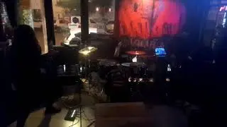 Luz Negra - Subversi&oacute;n (En Vivo Kingston Beer)