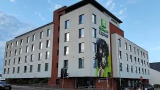 Holiday Inn Express: (Room Review) Cheltenham