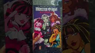 I finally got the @MonsterHigh comics. 🥰 #MonsterHigh #MonsterHighfan #Ghouls