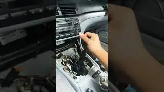 IRP self centering shifter