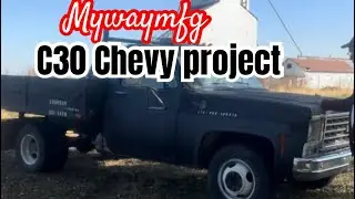 79 Самосвал Chevy C30 требует внимания