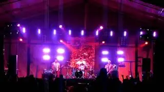 Pepper - Point and Shoot (Maui live 12.17.10)