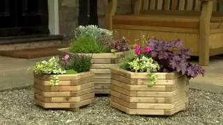 Features of Zest's Marford Hexagonal Planter Set