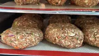 Raw Vegan &ldquo;meat&rdquo; for burgers, meatballs and falafels