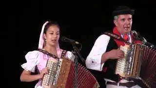Heligonka Katka a dedko Kubač&aacute;kovci v Halenkově 2008 a 2014