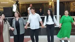 Akçaabat Uşakları Kızları El Ele Horon Oynuyor |  Hatun Aslan, Emrullah Keçeci Düğünü