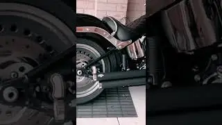 Vance & Hines Big Shots Staggered on a 2009 Harley Davidson Softail #flstf  #fatboy #vancehines