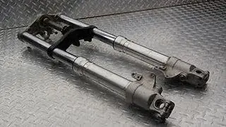 CBR900RR Fireblade SC33 Front Fork Reassembly Maintenance